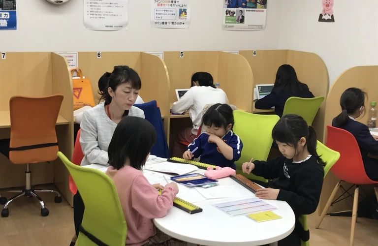 小学生の学びを支援するまるご塾が松山市で開講中！個別指導で志望校合格を目指そう