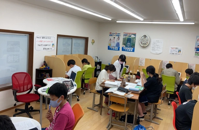 定期テストでの成績向上を目指す中学生必見！松山市の学習塾が提供する最適な学習サポートとは？
